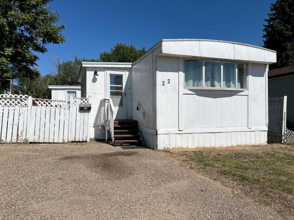 22 De Havilland Boulevard SW, Medicine Hat