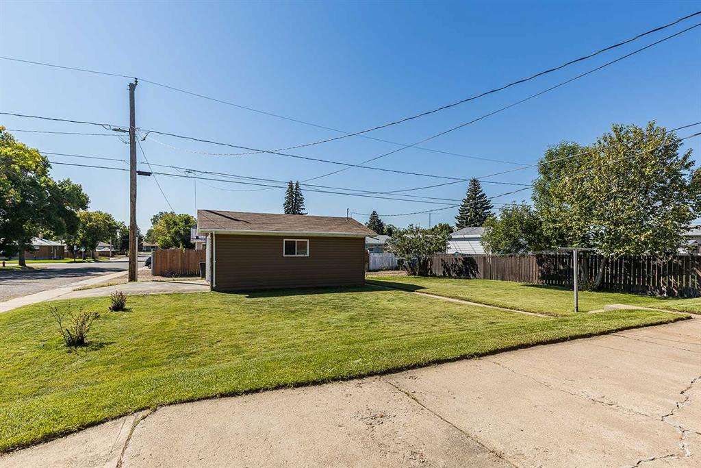 103 Burns Crescent NW