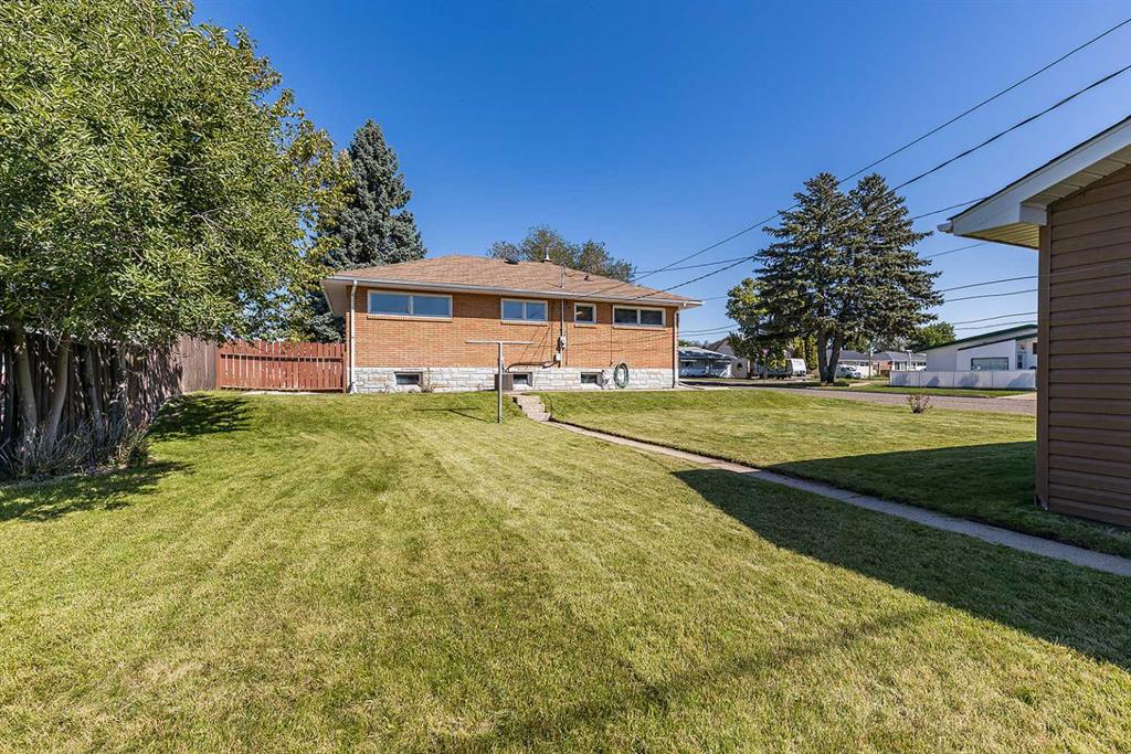 103 Burns Crescent NW