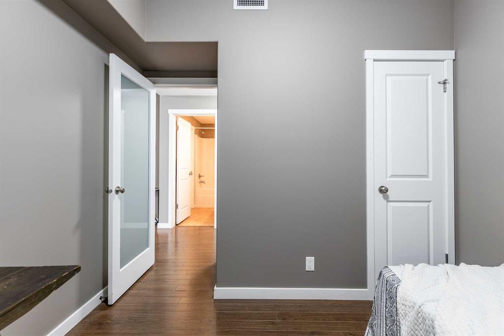 #303 19 Terrace View NE