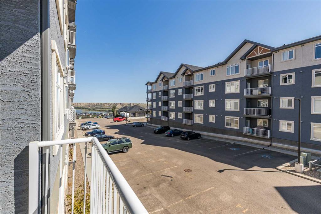 #303 19 Terrace View NE