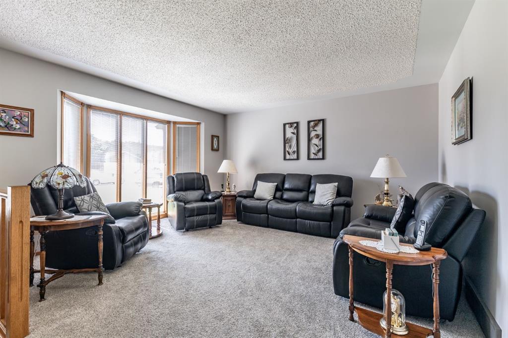 26 Shaw Crescent SE