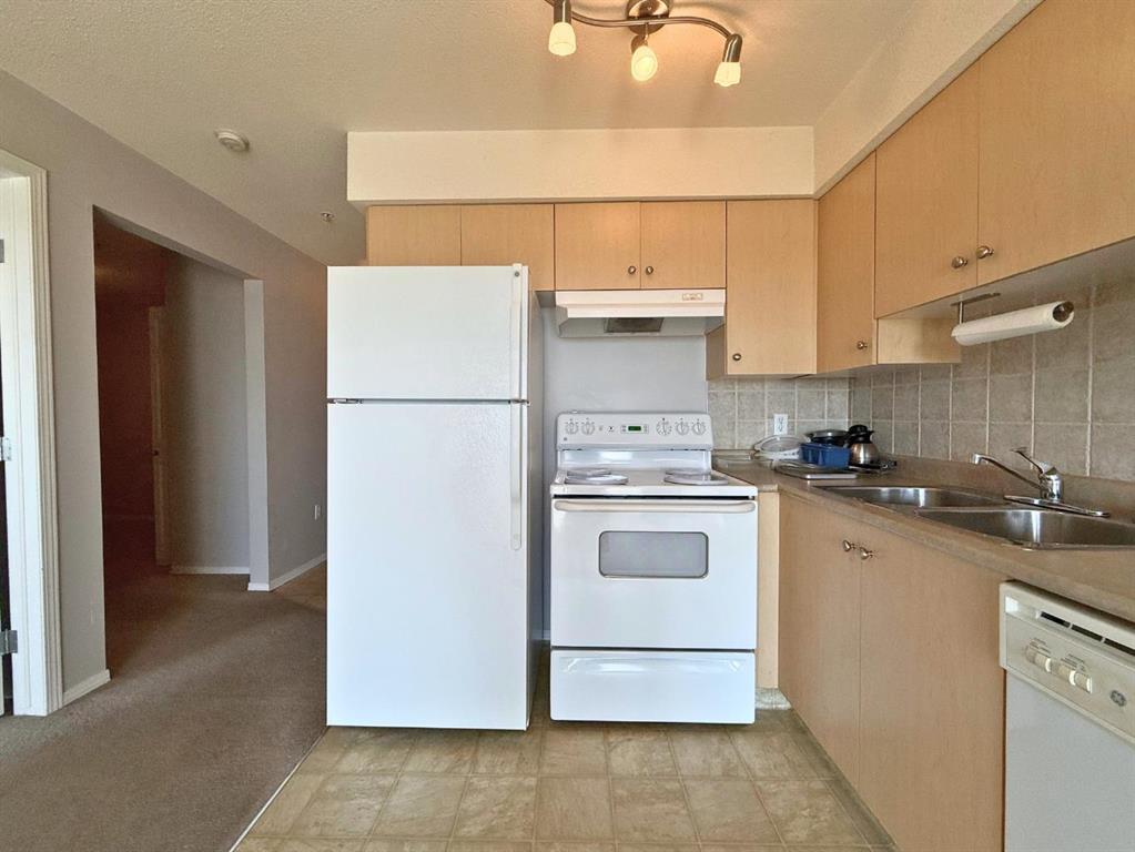 #208 1616 Saamis Drive NW