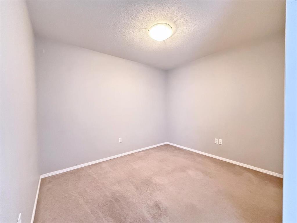 #208 1616 Saamis Drive NW