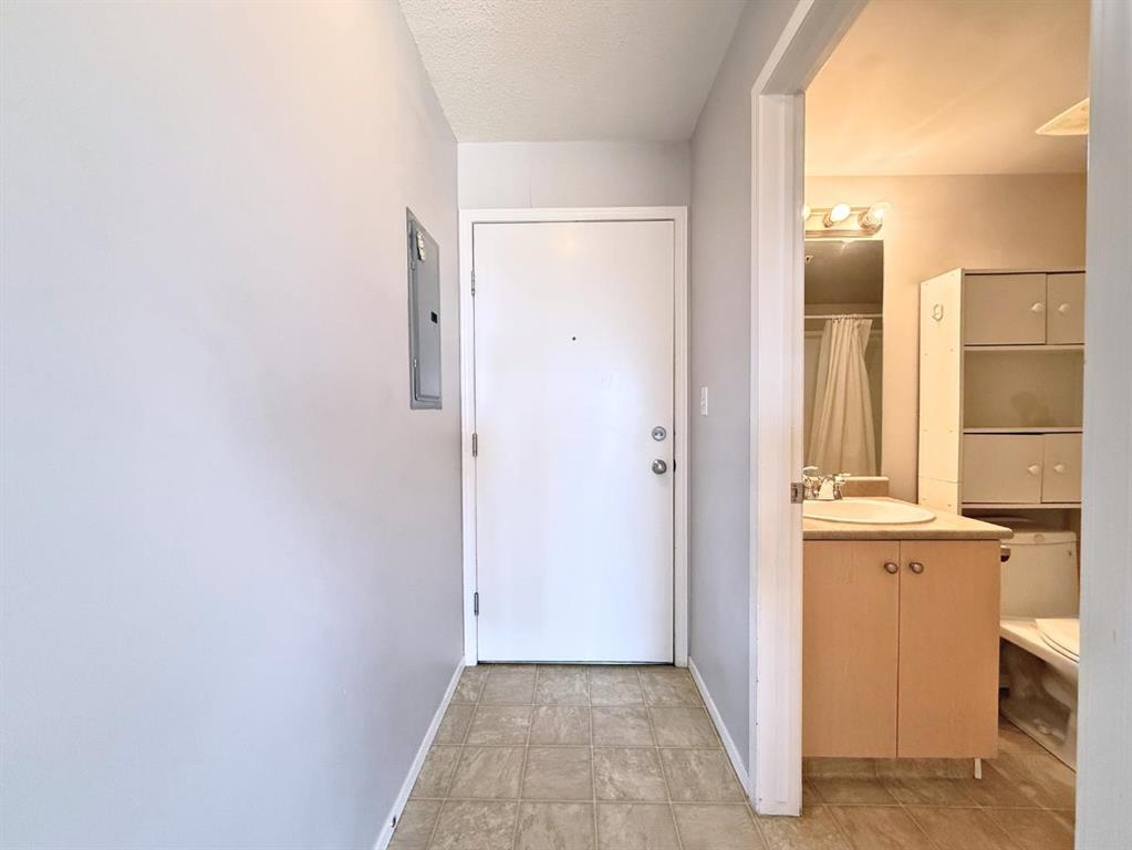 #208 1616 Saamis Drive NW