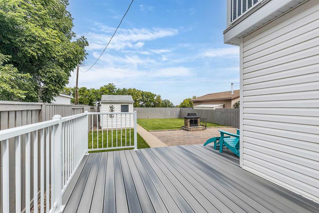 42 4 Street SE