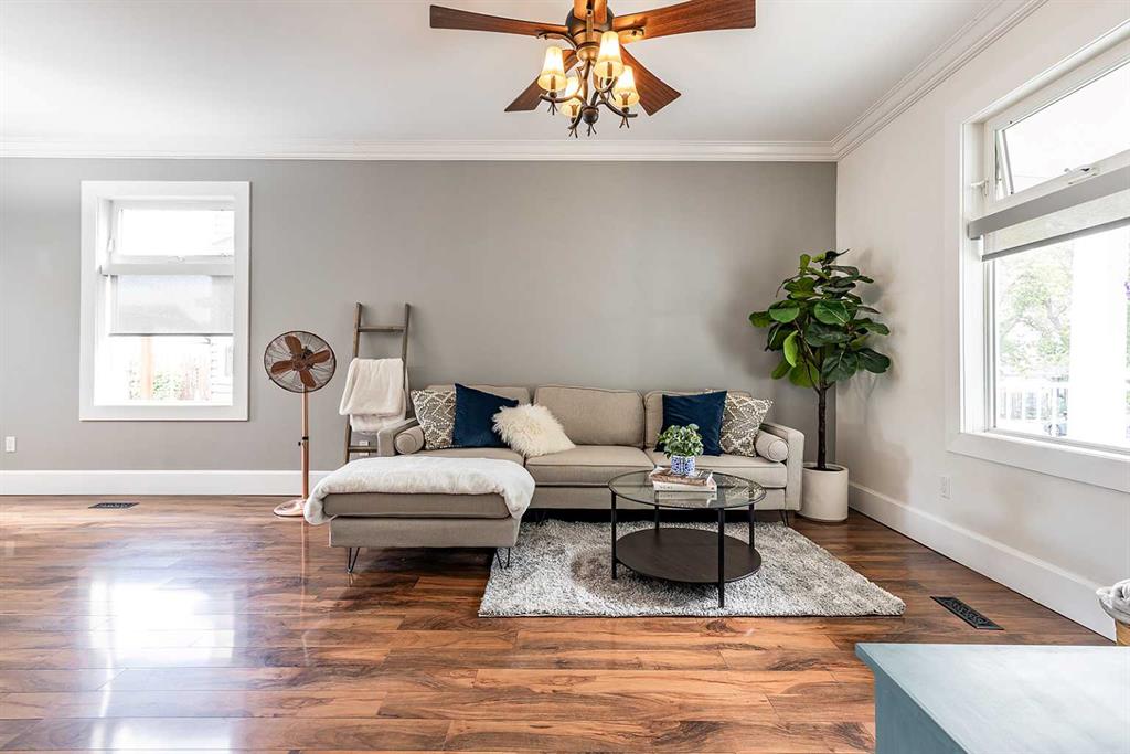 42 4 Street SE