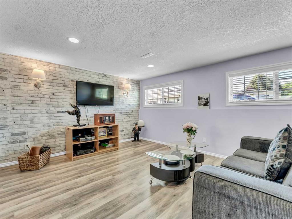 64 Cameron Road SE