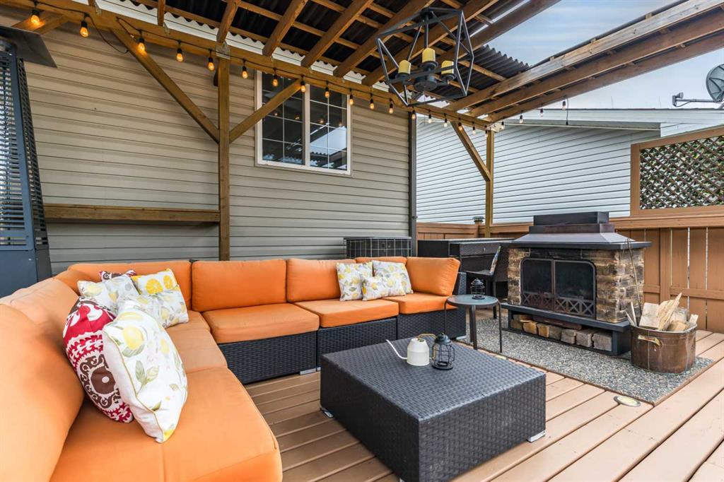 60 Terrace Close NE