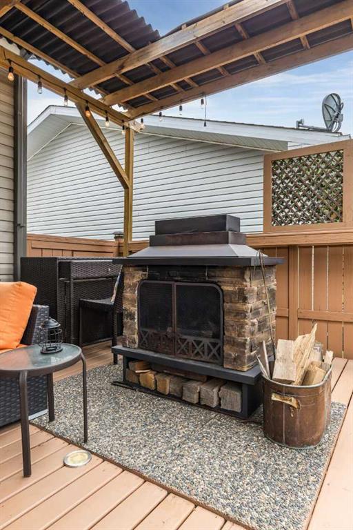60 Terrace Close NE