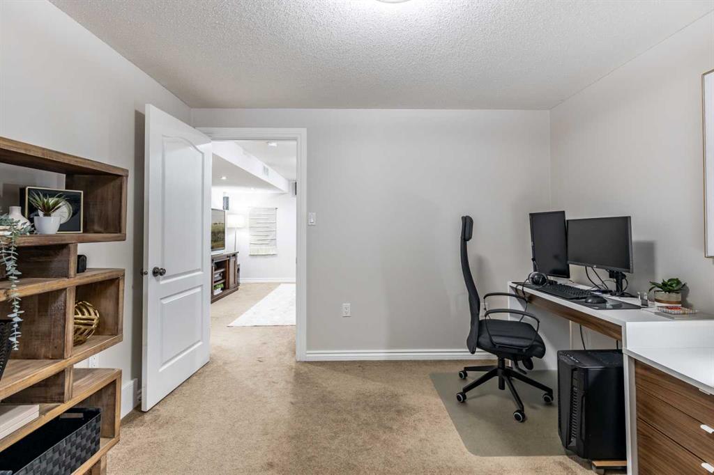 116 Vista Close SE