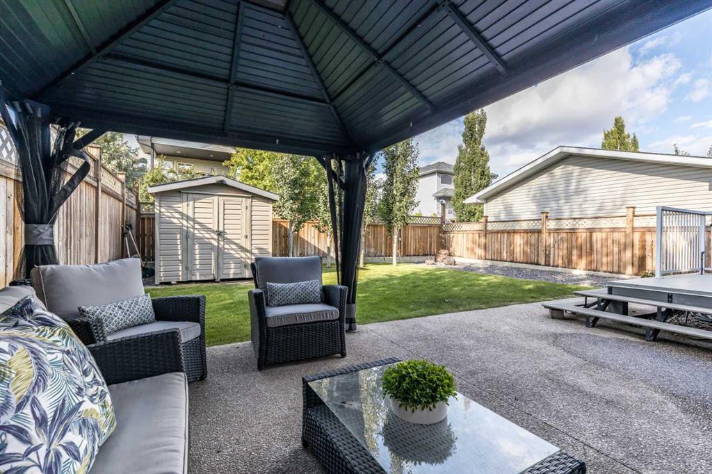 116 Vista Close SE