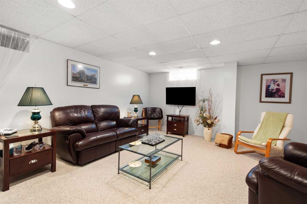 #308 165 South Ridge Drive SE