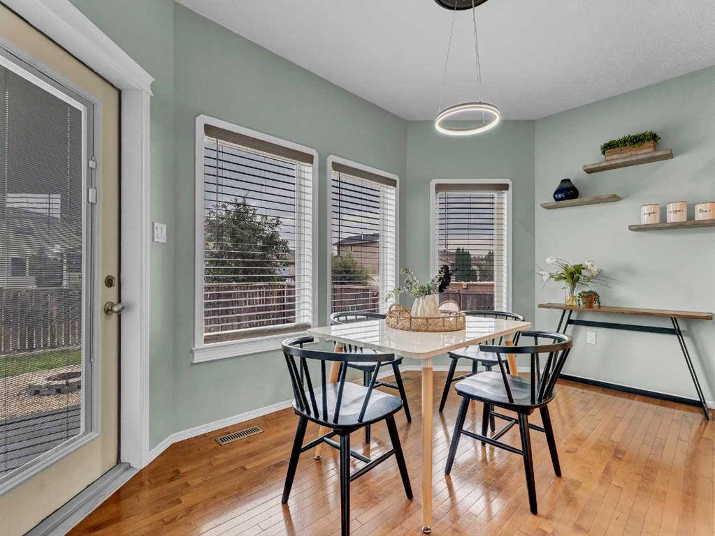 23 Vista Avenue SE