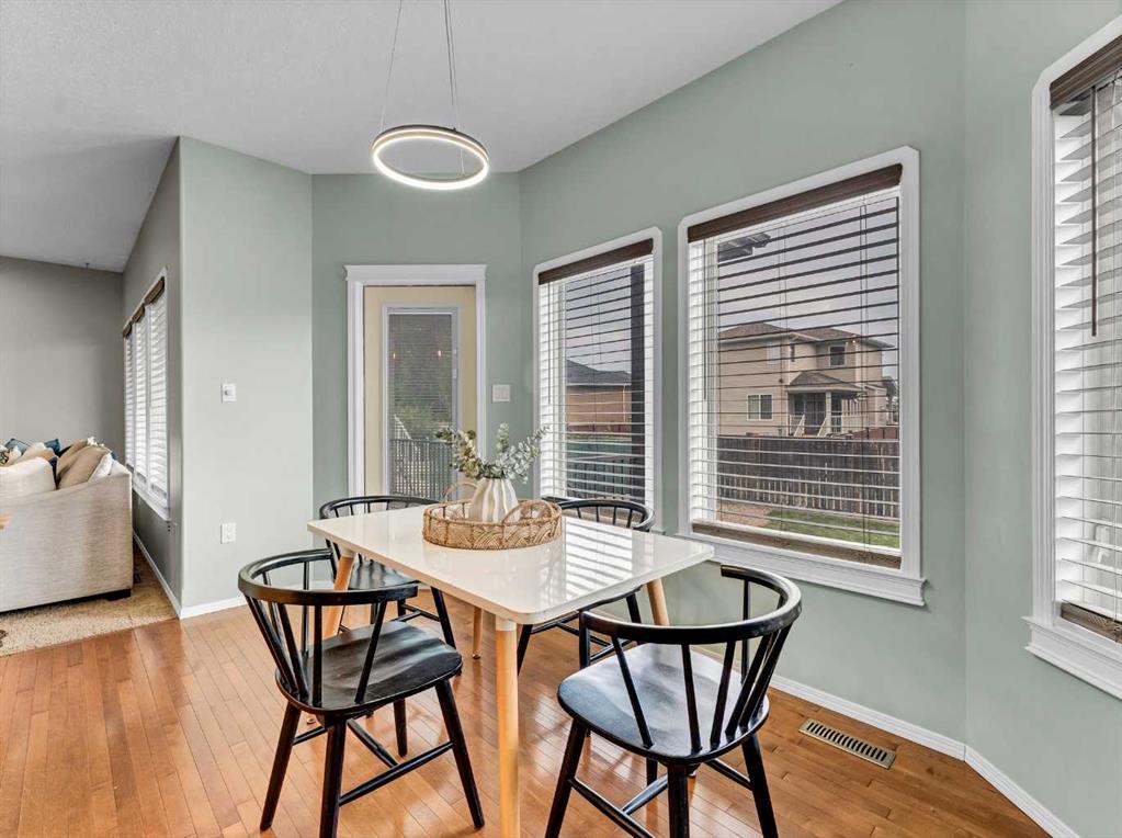 23 Vista Avenue SE