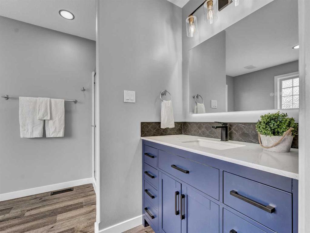23 Vista Avenue SE