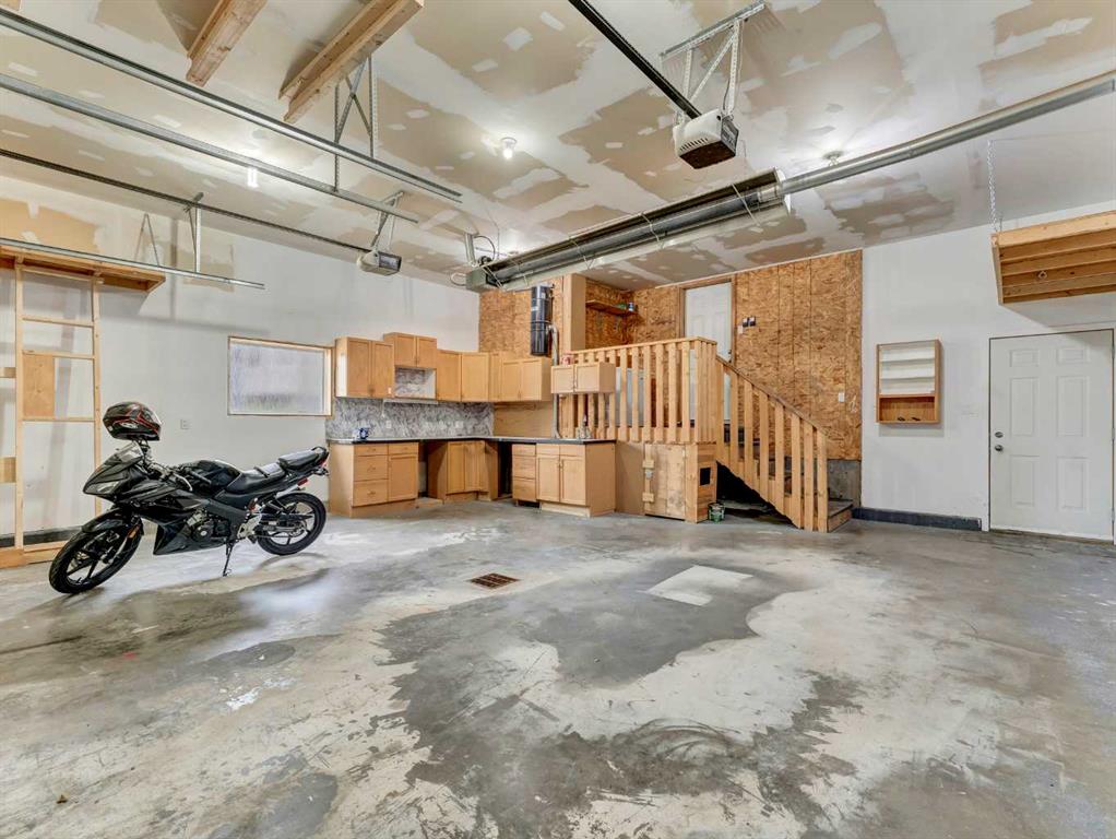 23 Vista Avenue SE