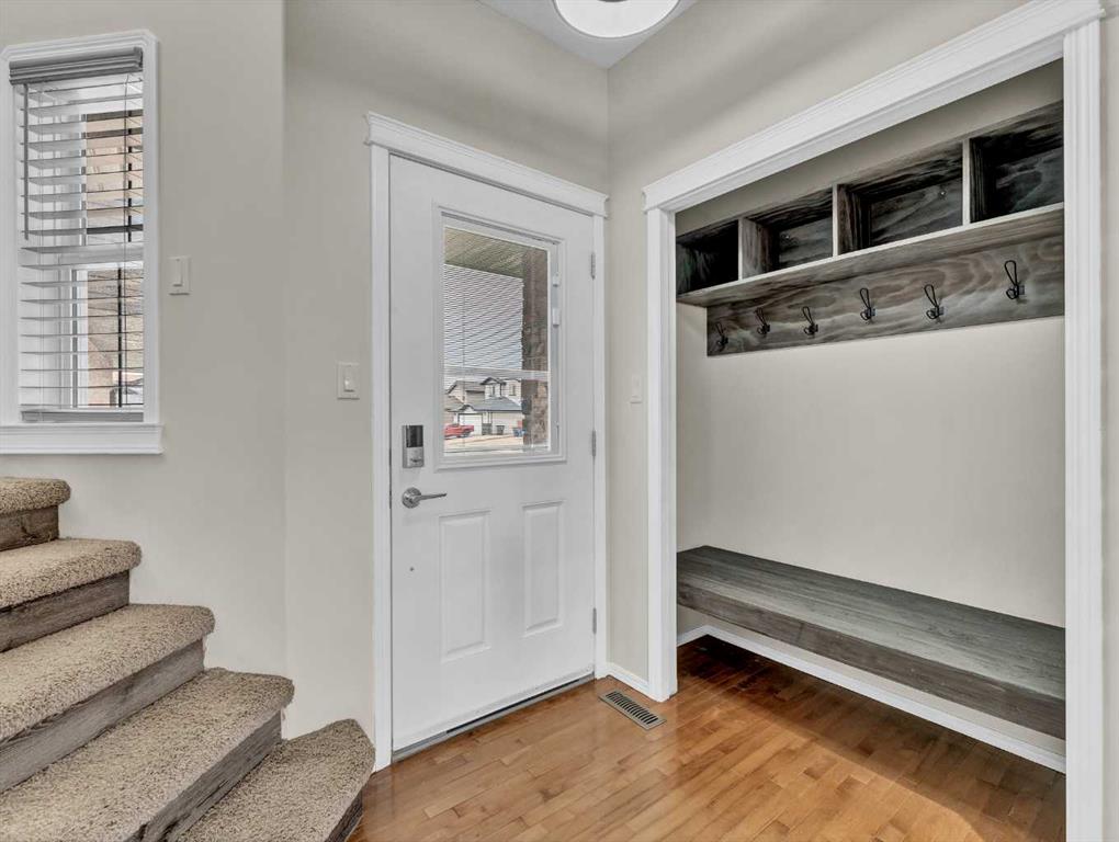 23 Vista Avenue SE