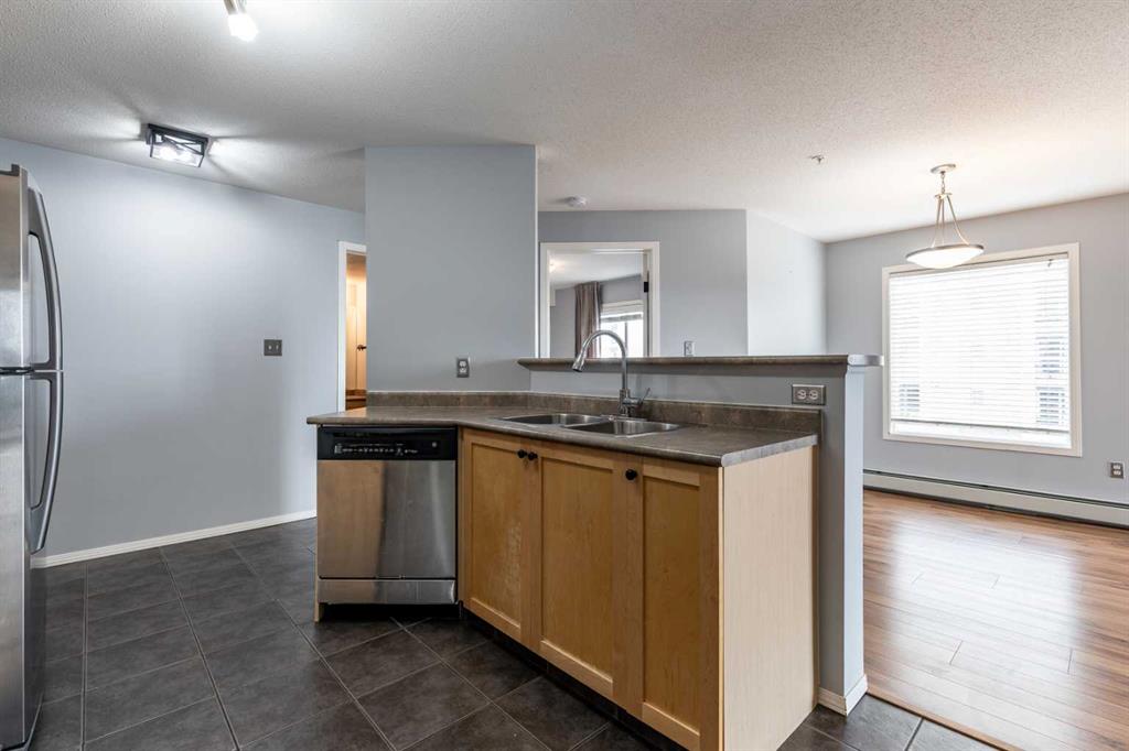#220 1648 Saamis Drive NW