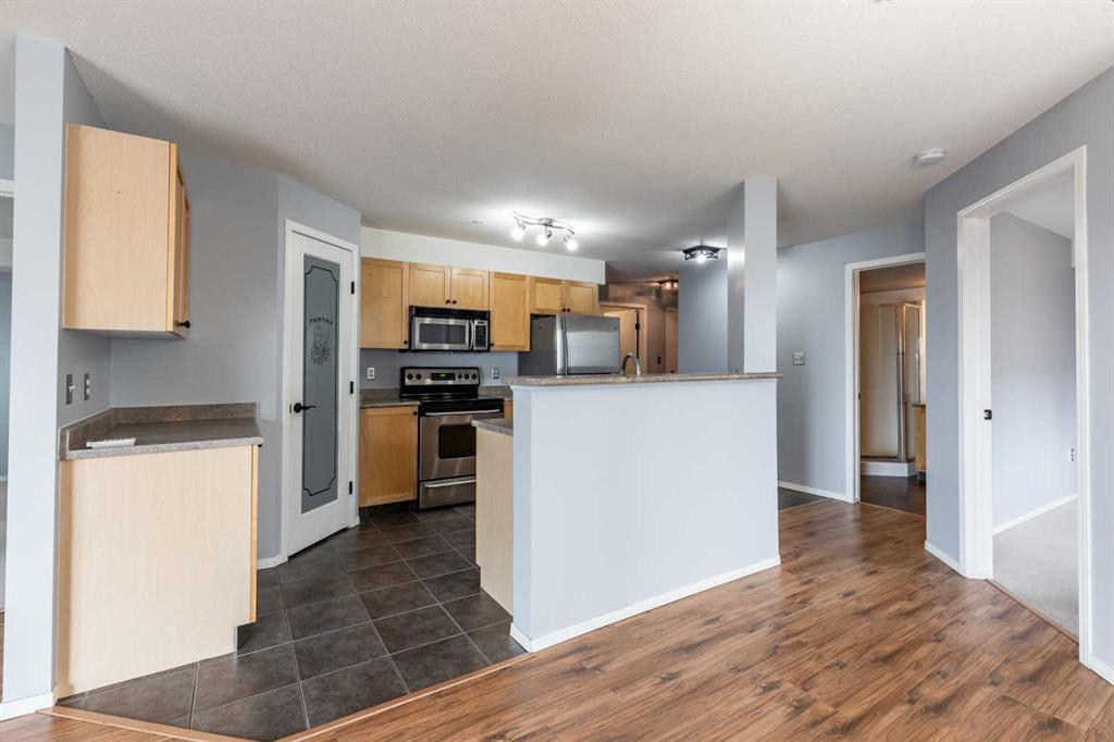#220 1648 Saamis Drive NW