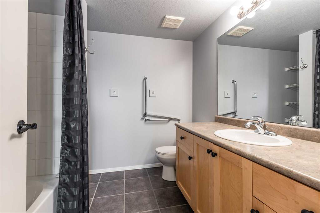 #220 1648 Saamis Drive NW