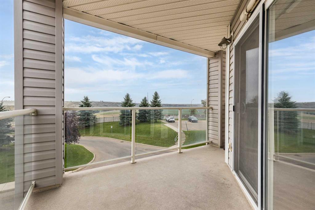 #220 1648 Saamis Drive NW