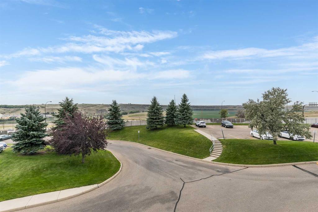 #220 1648 Saamis Drive NW