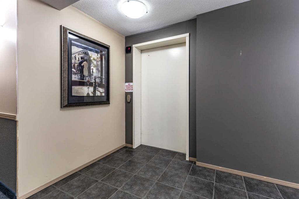 #220 1648 Saamis Drive NW