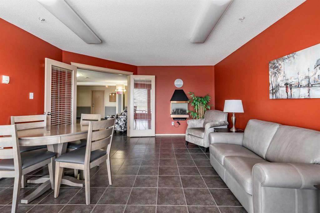 #220 1648 Saamis Drive NW