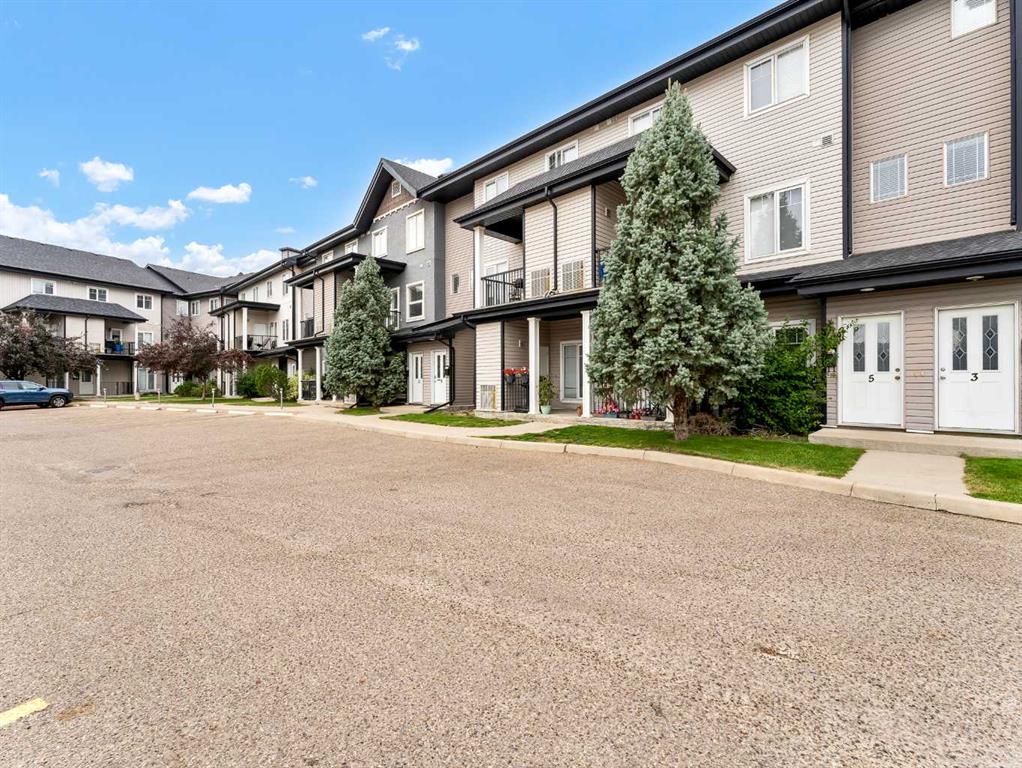 #11 298 Somerset Way SE
