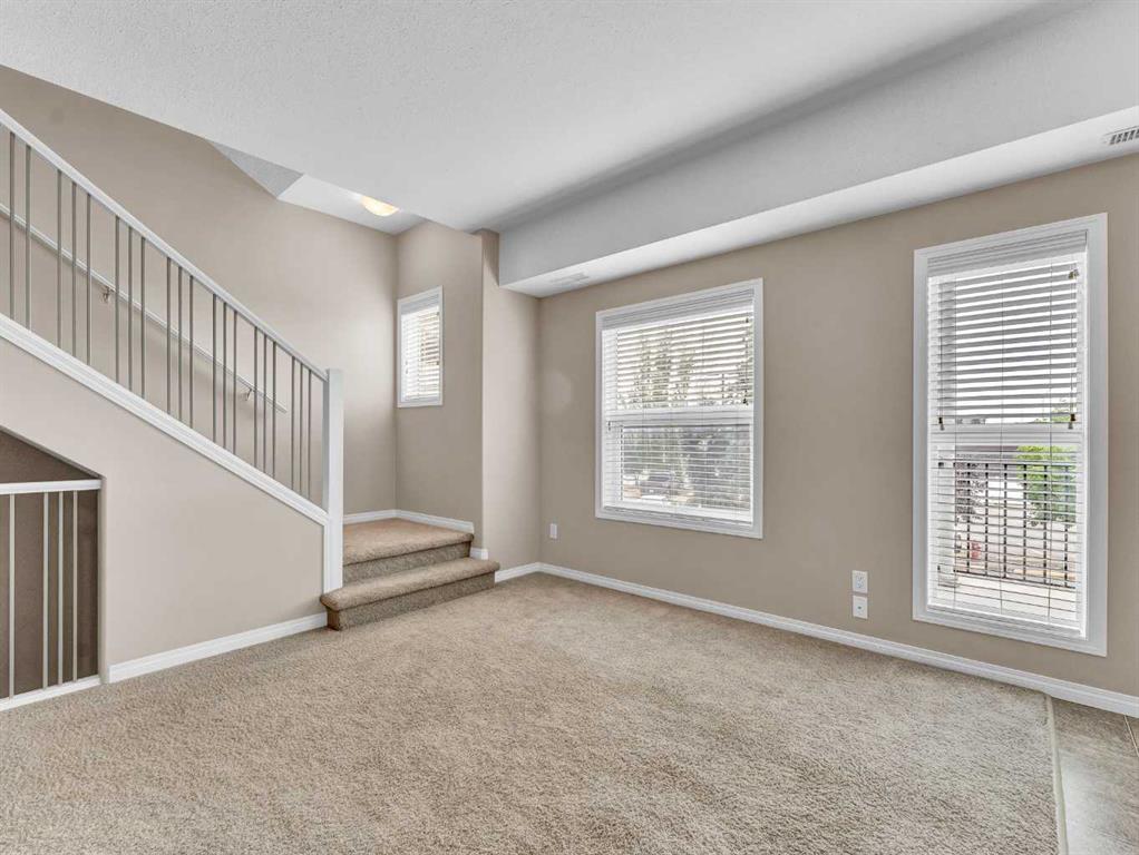#11 298 Somerset Way SE