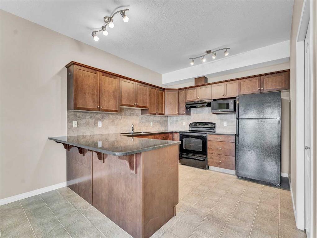 #11 298 Somerset Way SE