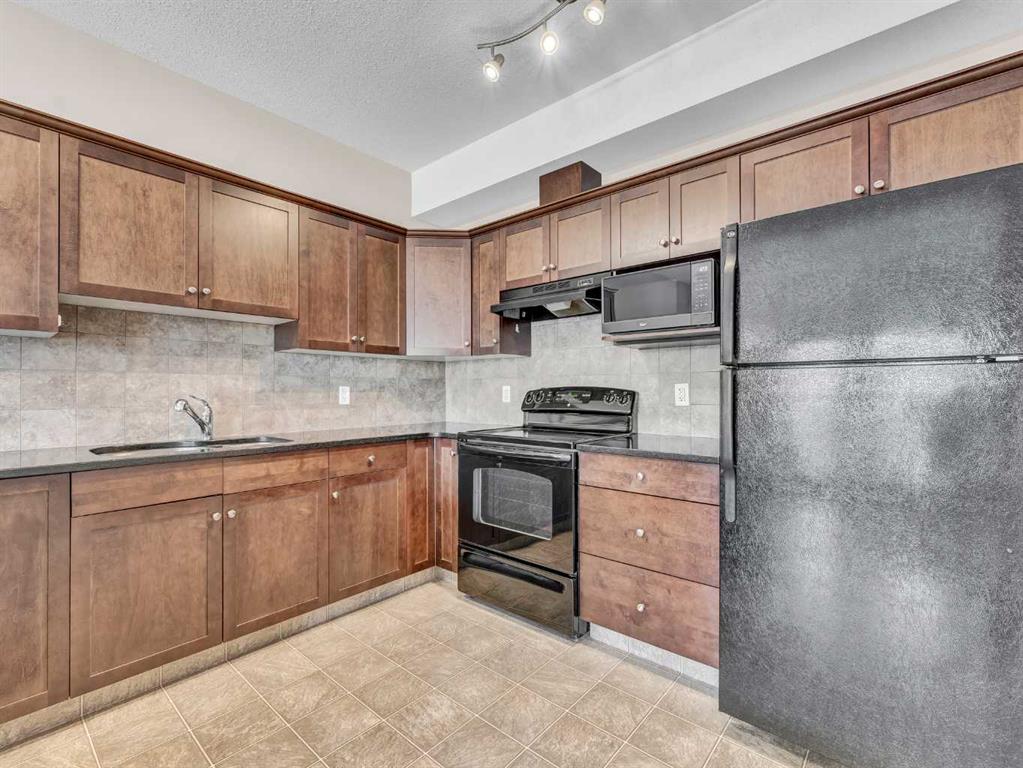 #11 298 Somerset Way SE