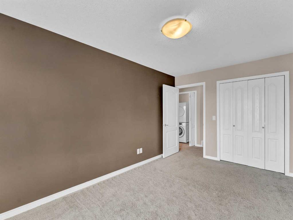 #11 298 Somerset Way SE