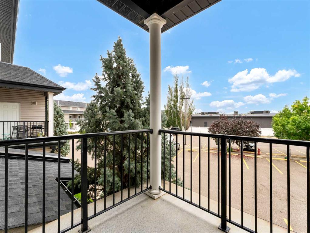 #11 298 Somerset Way SE