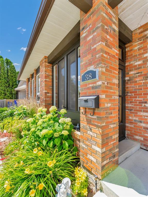 38 Rossland Crescent SE