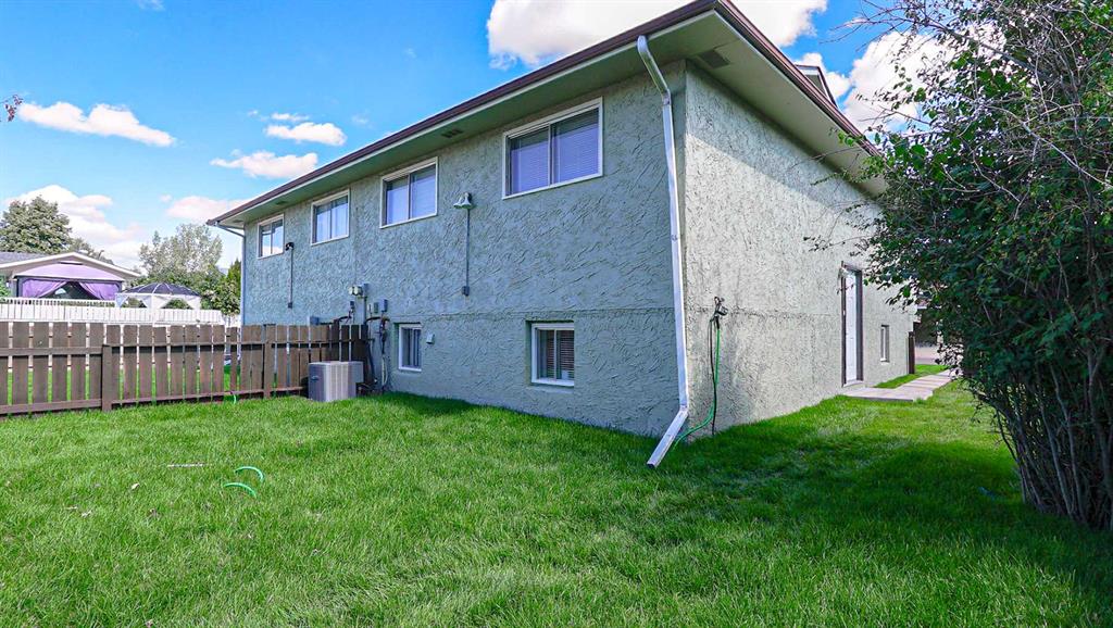 48 Clelland Crescent SE