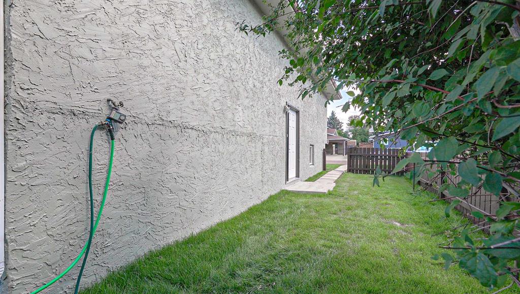 48 Clelland Crescent SE