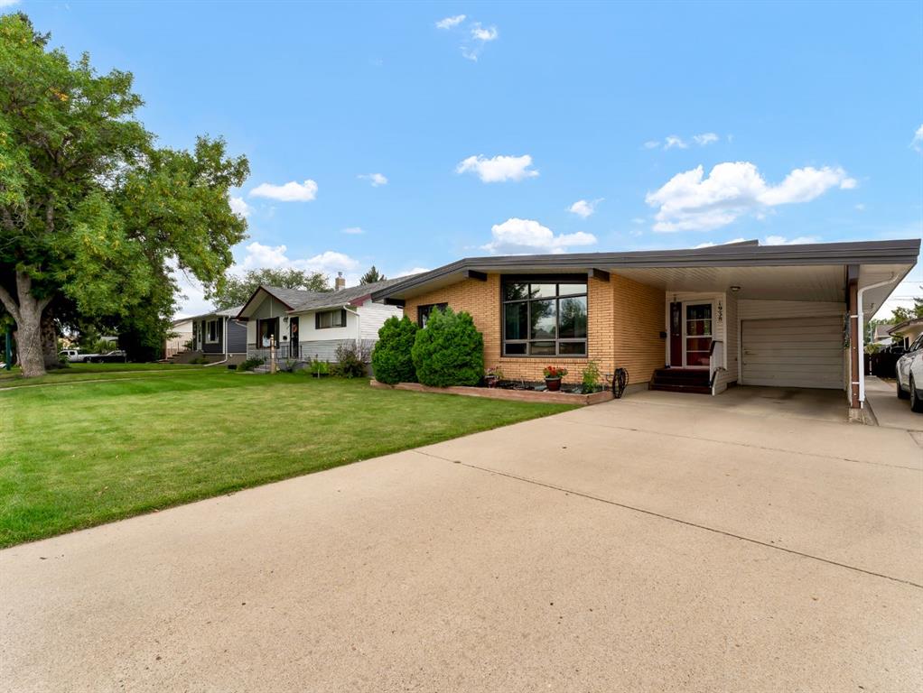 1938 17 Avenue SE, Medicine Hat