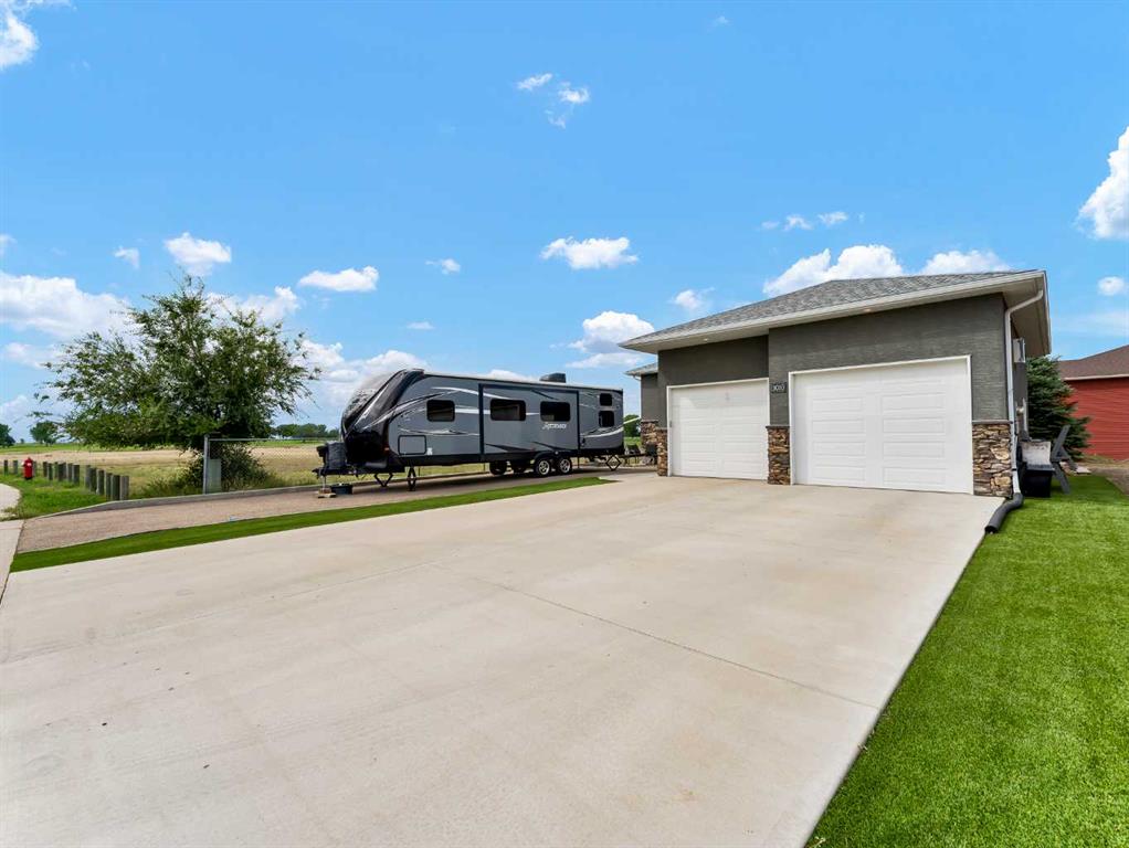1010 Memorial Drive SE, Redcliff