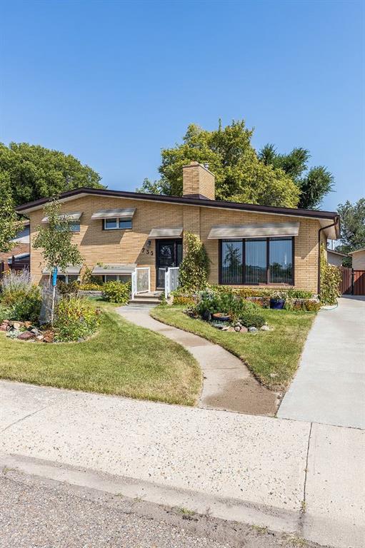 735 McCutcheon Drive NW