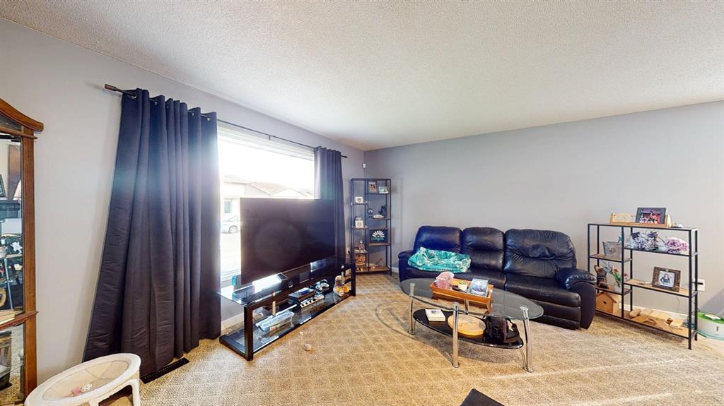 444 Sissons Crescent SE