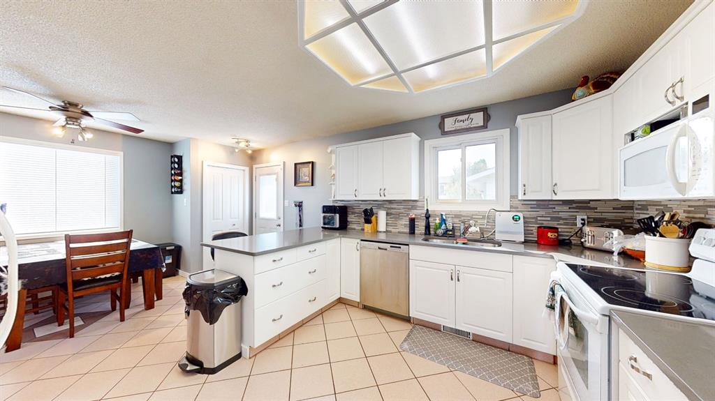 444 Sissons Crescent SE
