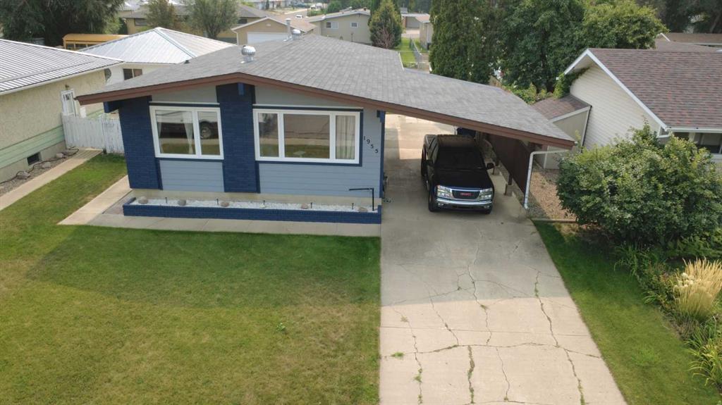 1955 20 Street SE, Medicine Hat