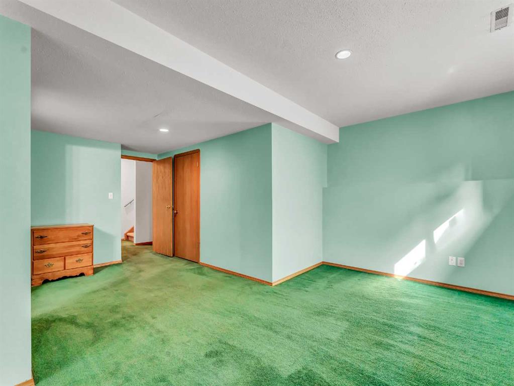 120 Shannon Crescent SE