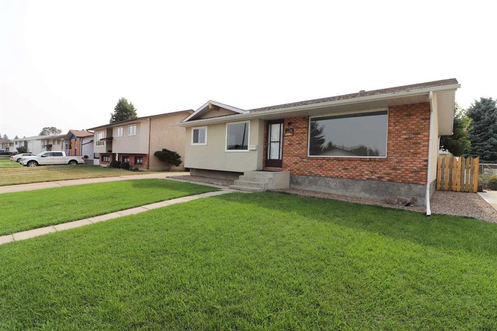 35 Ewart Crescent SE