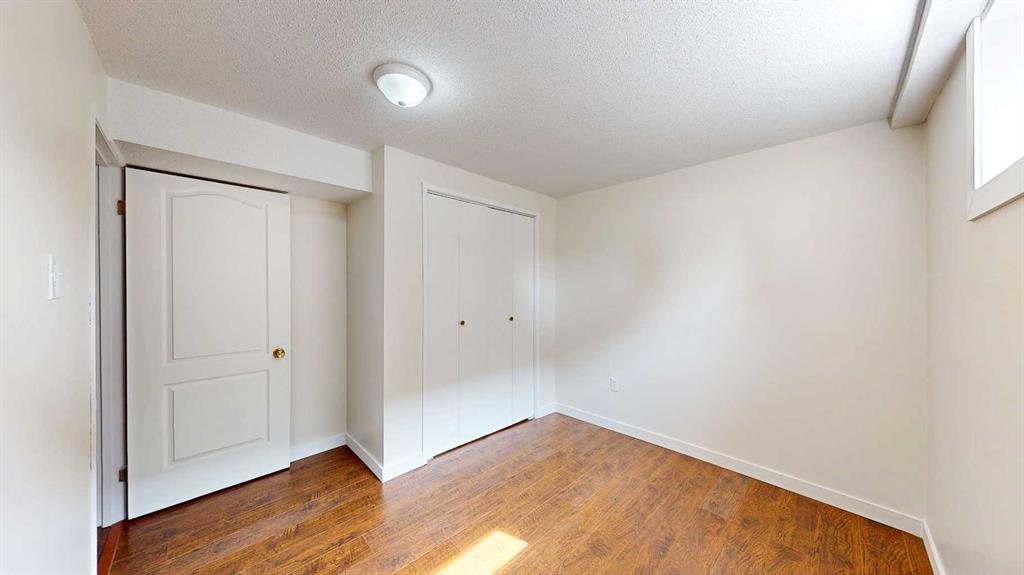 35 Ewart Crescent SE