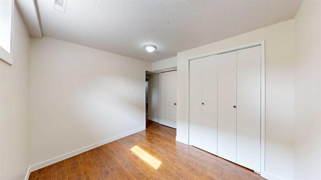 35 Ewart Crescent SE