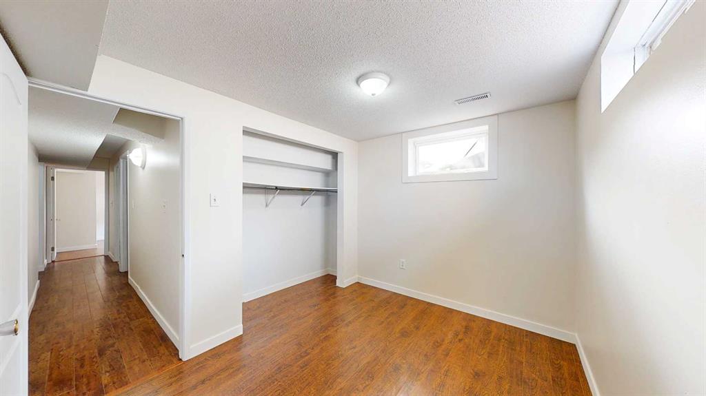 35 Ewart Crescent SE
