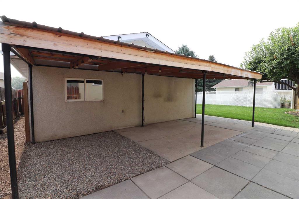 35 Ewart Crescent SE